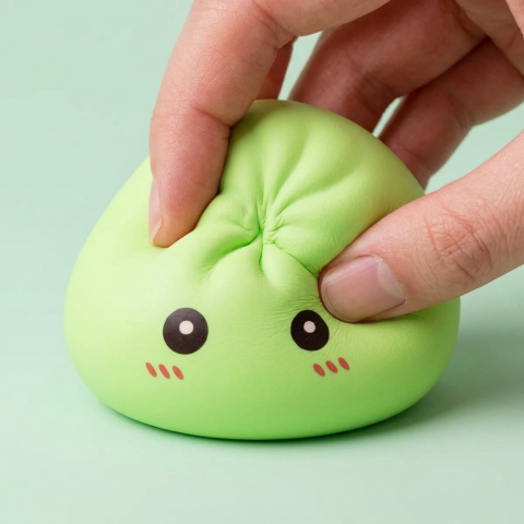 Dumpling Squishy Vert Frais Nature — effet slow-rise, la mousse regonfle