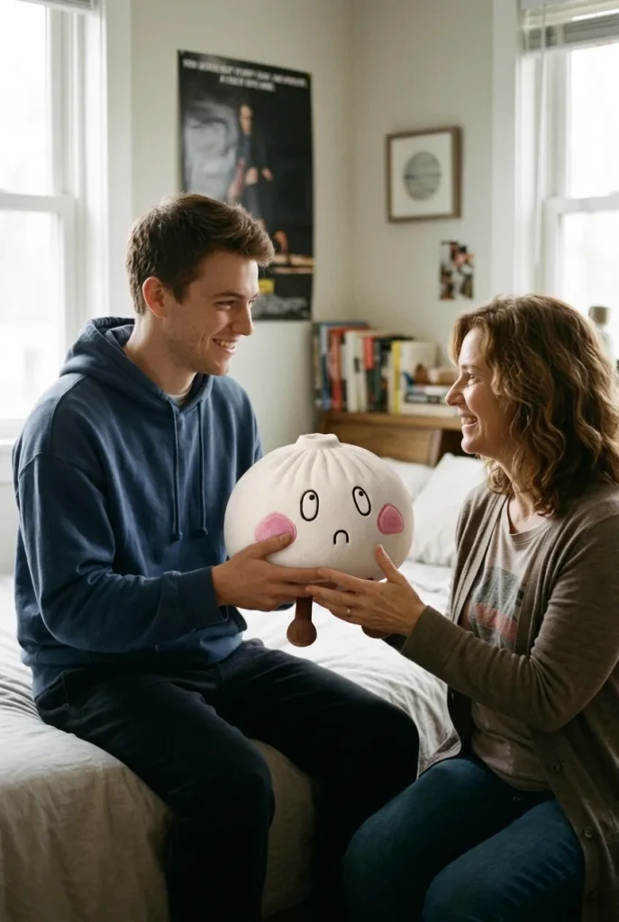 Squishy Dumpling Géant Visage Triste offert en cadeau entre deux personnes