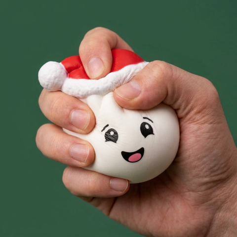 Squishy Dumpling Bonnet de Noël Blanc — effet slow-rise, la mousse regonfle