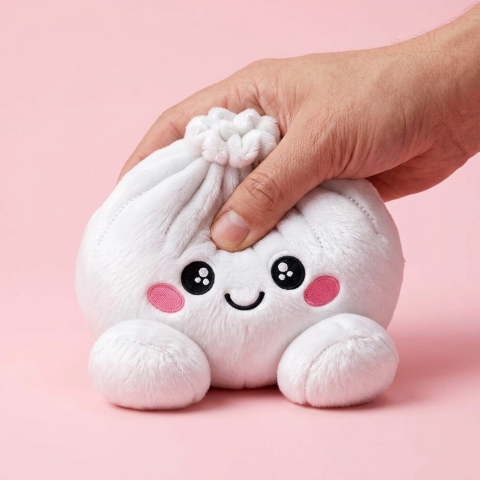 Squishy Dumpling Marshmallow Blanc Peluche — effet slow-rise, la mousse regonfle